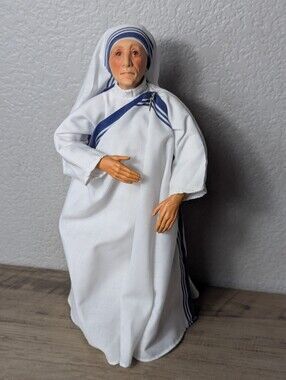 Mother Teresa 13" Doll Danbury Mint Collection